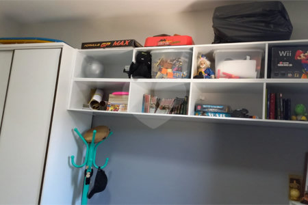 Casa à venda com 3 suítes no condomínio Residencial Marchant Buarque, Atibaia - SP