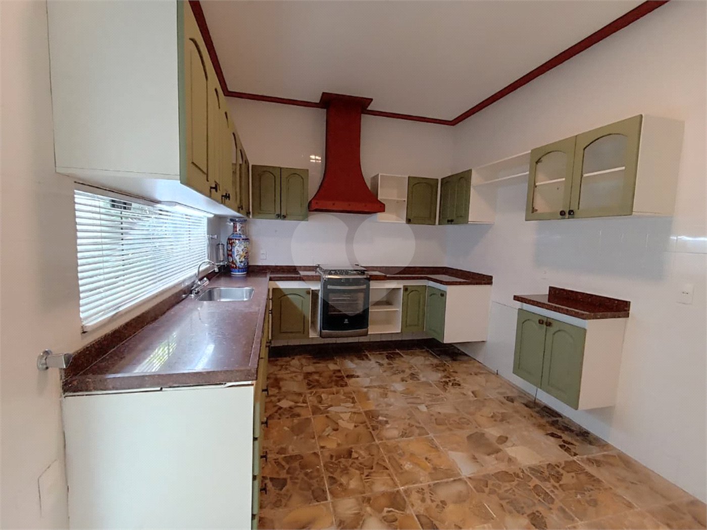 Casa para alugar com 4 quartos, sendo 1 suíte, no Centro, Itapetininga, SP