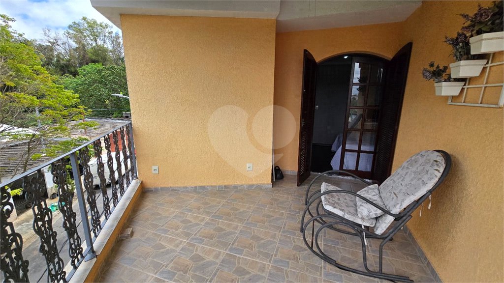 Sobrado à venda com 4 quartos, sendo 1 suíte, em Jardim Regina, São Paulo, SP