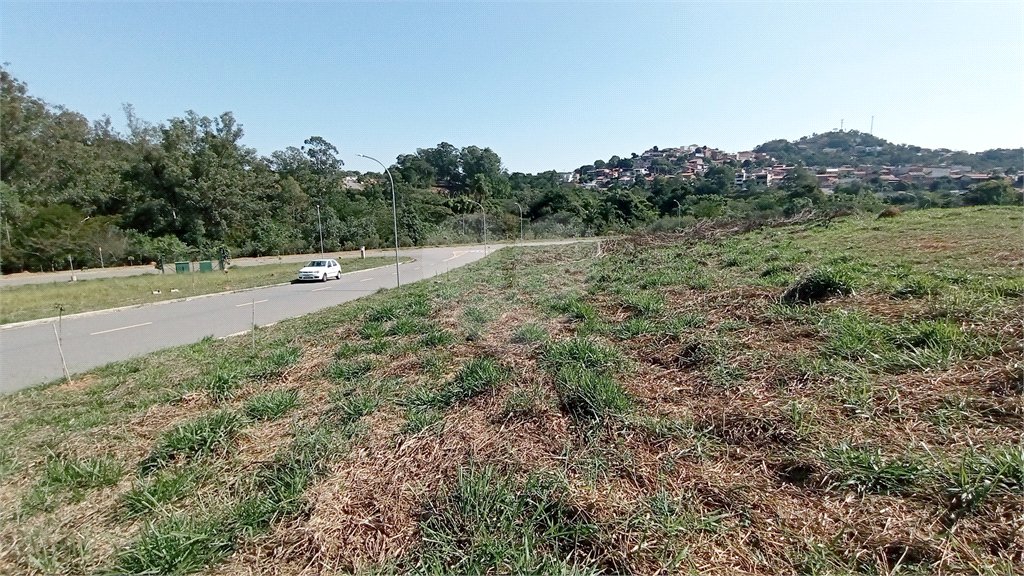 Terreno à venda com 1 suíte em Jardim Portugal, Valinhos, SP