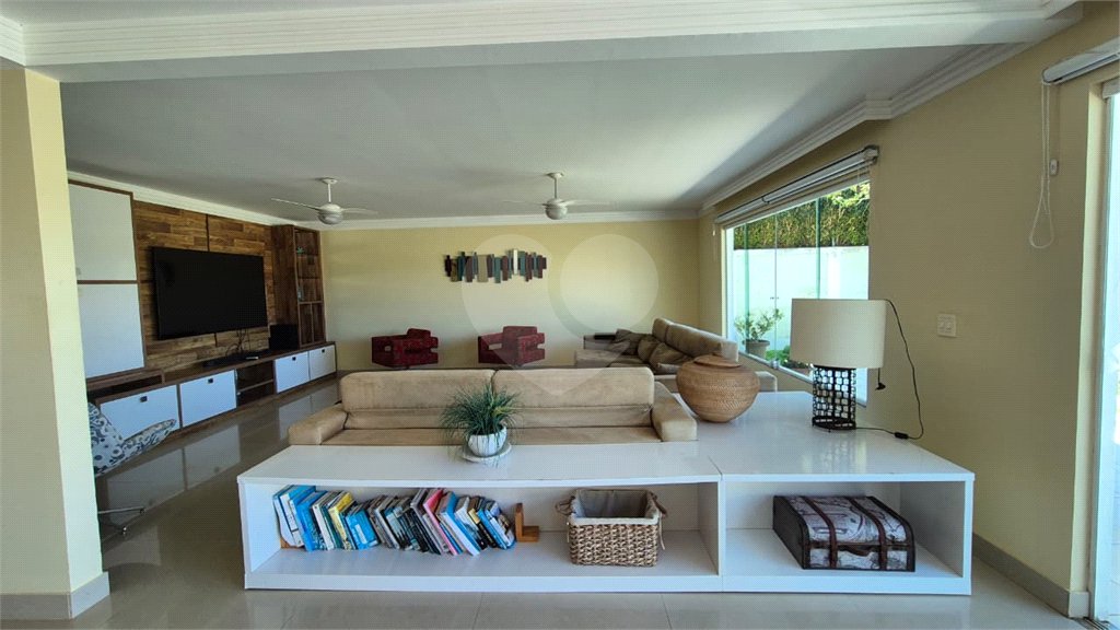 Casa à venda com 6 quartos, sendo 4 suítes, em Ferradura, Armação dos Búzios, RJ