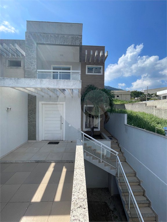 Casa à venda com 3 quartos, sendo 1 suíte, no condomínio Residencial Green Ville, Rio de Janeiro - RJ