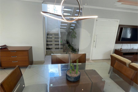 Casa à venda com 5 quartos, sendo 1 suíte, no condomínio Residencial Green Ville, Rio de Janeiro - RJ