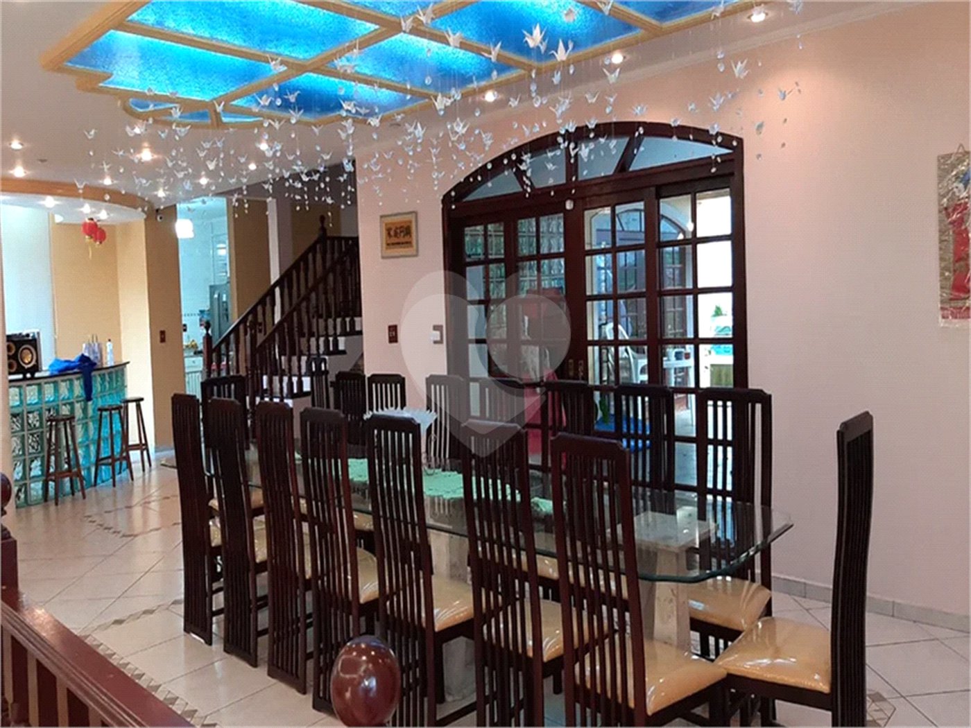 Casa à venda com 6 quartos, sendo 4 suítes, no condomínio Alpes da Cantareira, Mairiporã - SP