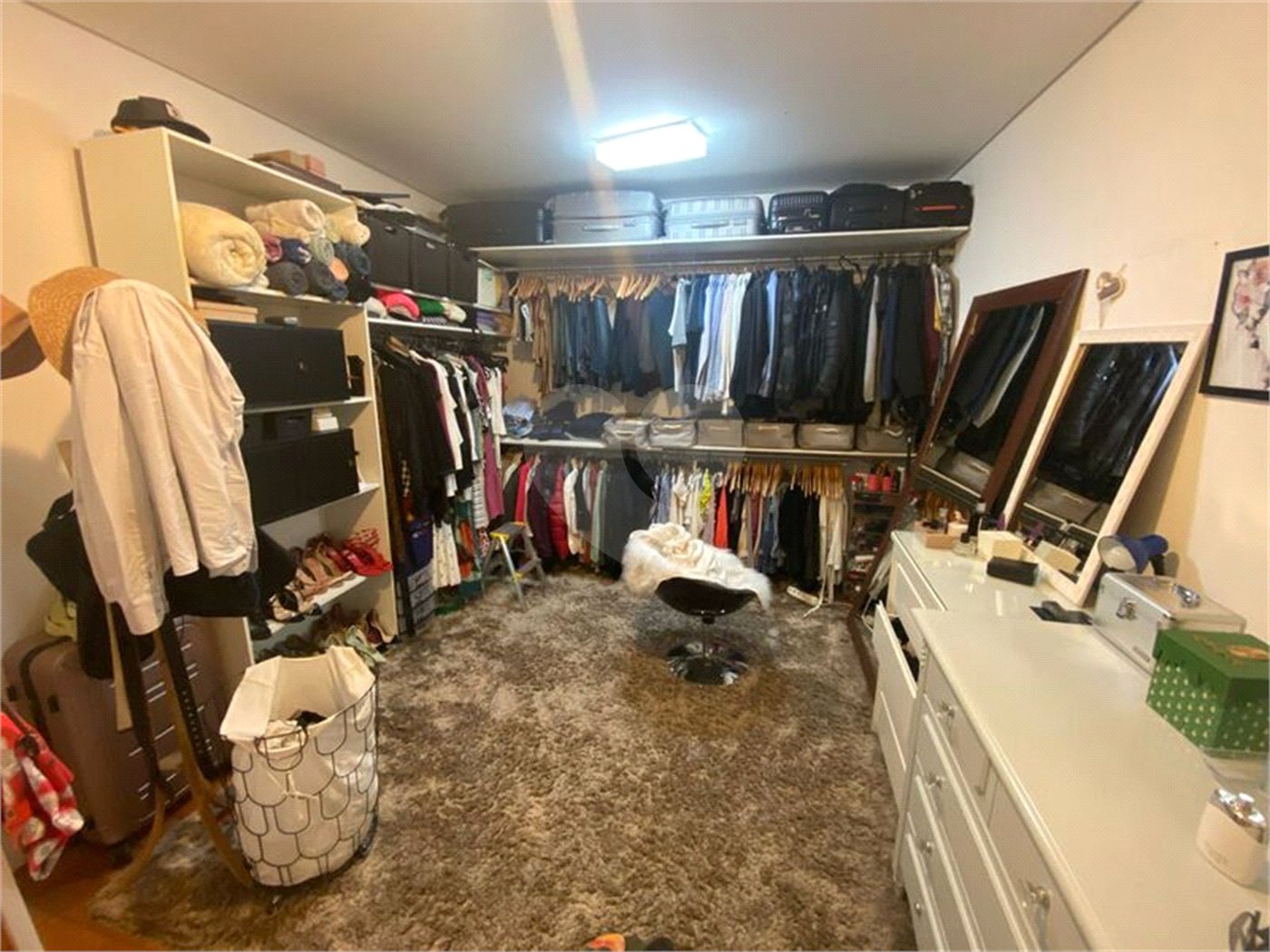 Casa de Vila à venda com 3 quartos, sendo 1 suíte,  em Cidade São Francisco, São Paulo, SP