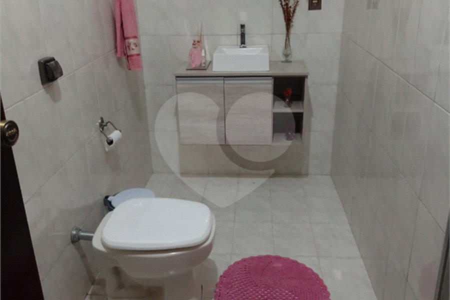 Casa Térrea Assobradada com Varanda Gigante no Jardim Líbano
