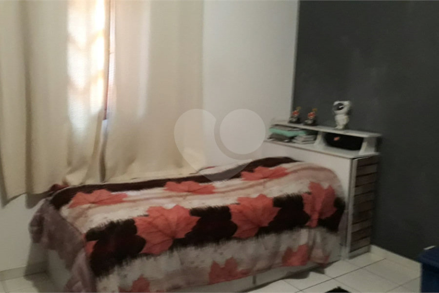 BELA CASA 274 M² C/ 3 QUARTOS 1 SALA 1 COZINHA 3 BANHEIROS 2 VAGAS Para Estacionamento coberta P/ VENDA NA V N Cachoeirinha