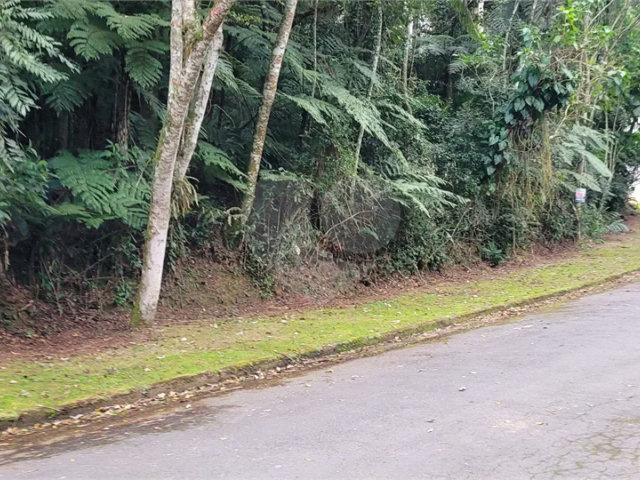 Terreno à venda no condomínio Alpes da Cantareira, Mairiporã - SP