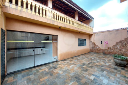 Casa para venda ou locação no Jardim Ipanema