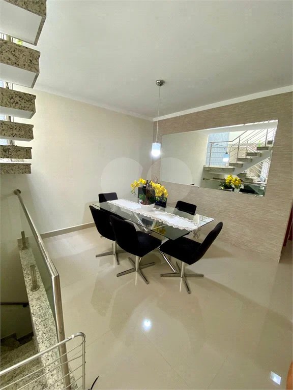 Sobrado à venda com 3 suítes em Vila Gustavo, São Paulo, SP
