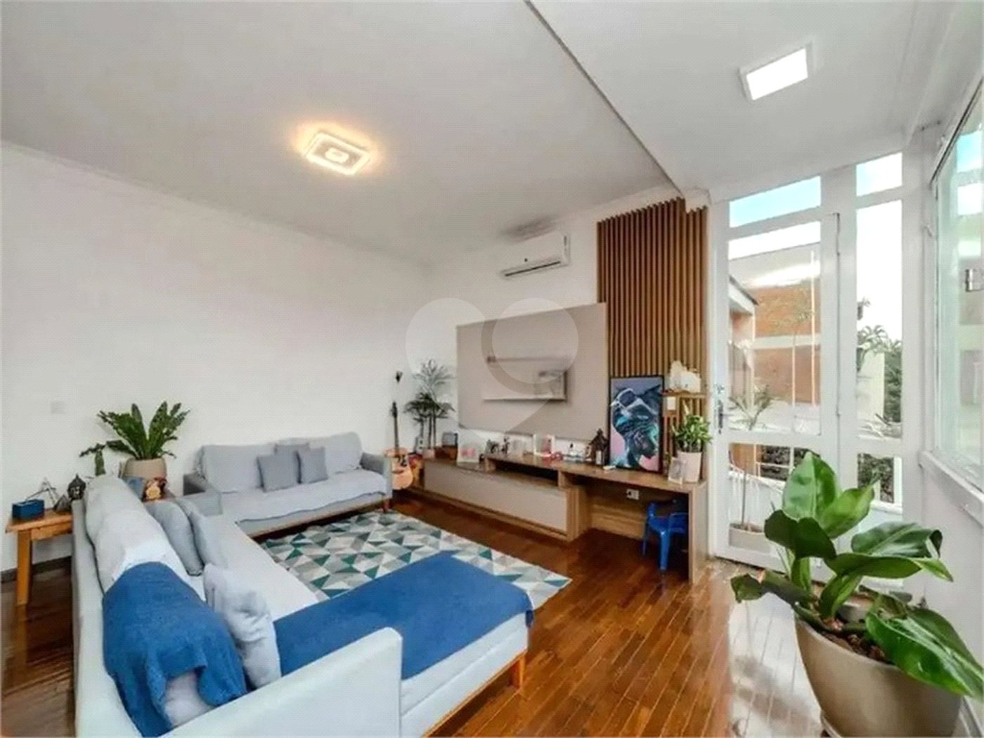 Sobrado à venda com 3 suítes em Vila Inah, São Paulo, SP