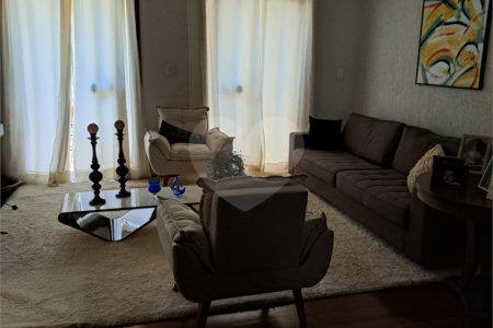 Sobrado à venda com 4 quartos, sendo 2 suítes, em Vila José Bonifácio, Araraquara, SP