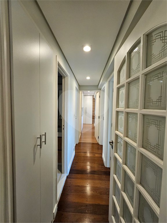 Apartamento à venda com 3 quartos, sendo 1 suíte, em Santo Amaro, São Paulo, SP