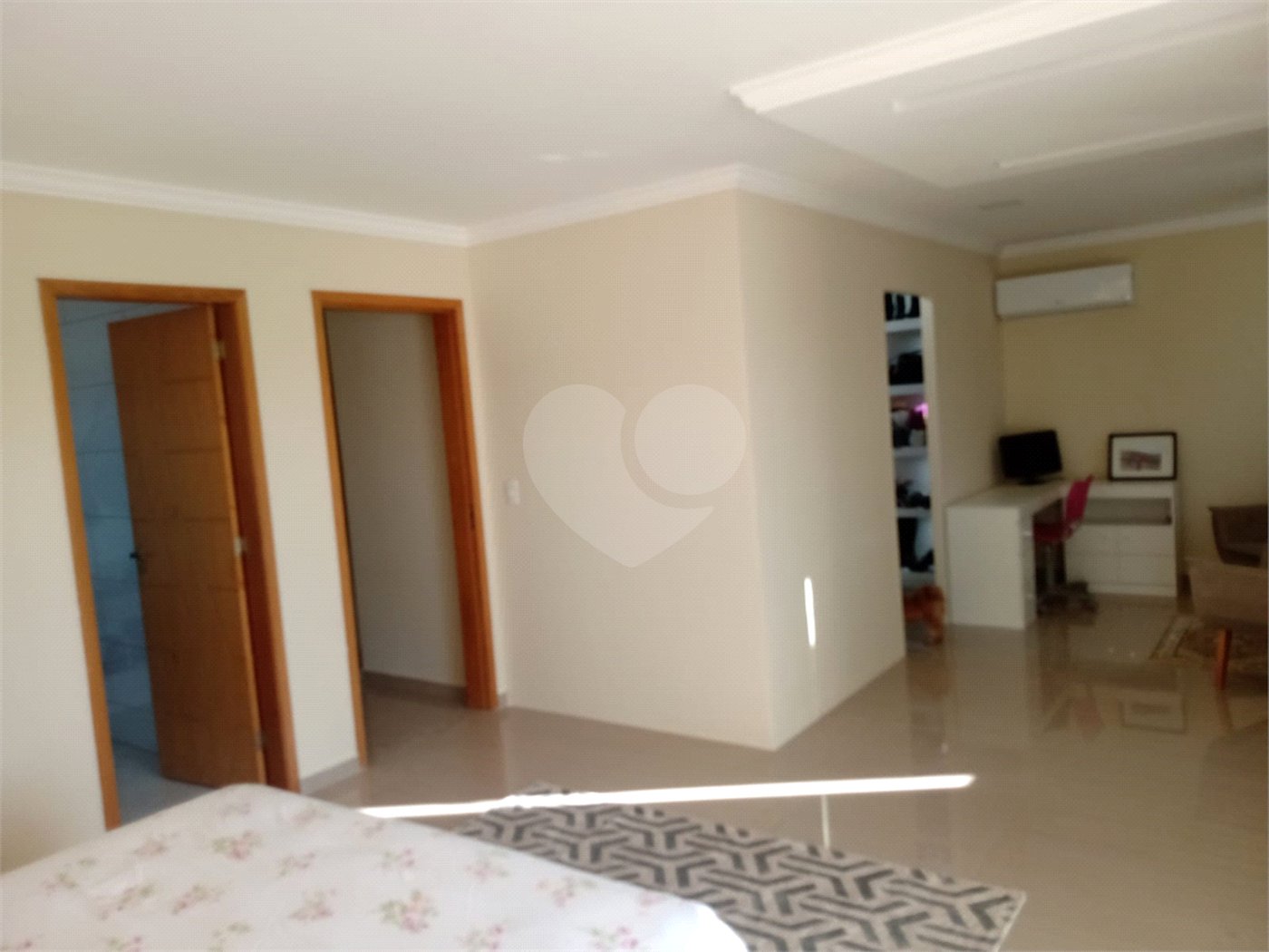 Casa à venda com 4 quartos, sendo 1 suíte, no condomínio Monte Líbano, Rio de Janeiro - RJ