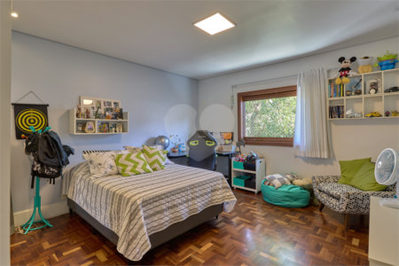Casa à venda com 4 quartos, sendo 2 suítes, em Brooklin, São Paulo, SP