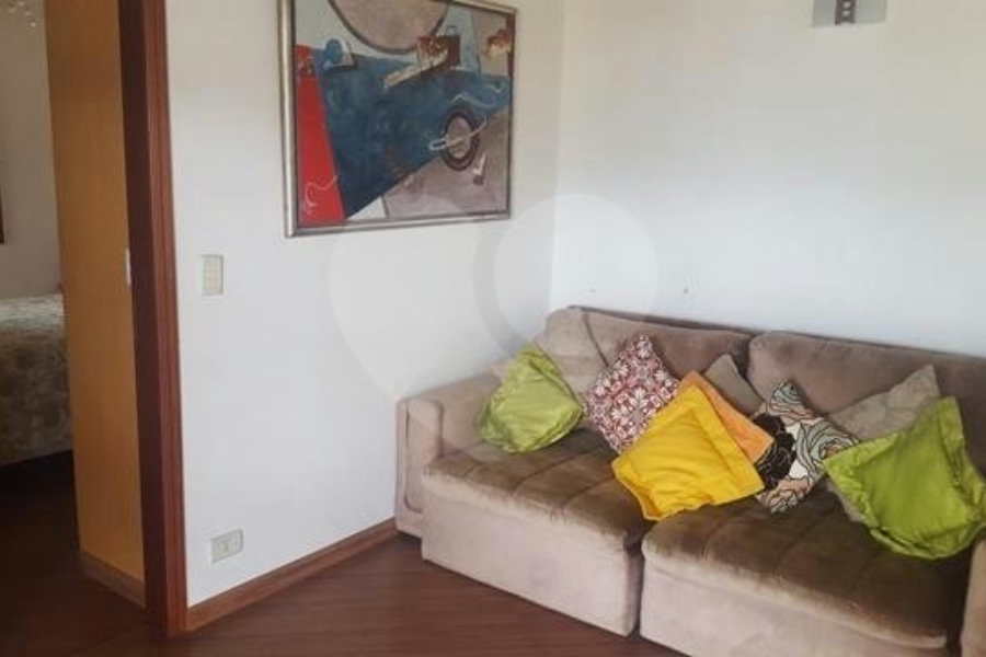 Sobrado à venda com 5 quartos, sendo 1 suíte, em Jardim Virginia Bianca, São Paulo, SP