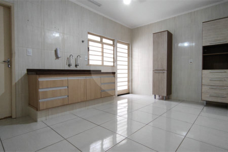Casa à venda com 3 quartos, sendo 1 suíte, no Centro, Itu, SP