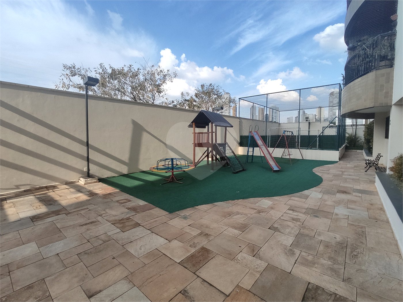 Apartamento para alugar com 4 quartos, sendo 1 suíte,  em Santana, São Paulo, SP