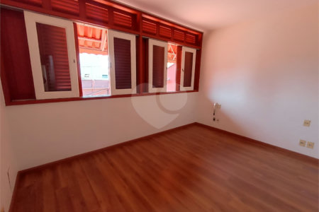 Casa para alugar com 4 quartos, sendo 1 suíte, no Centro, Itapetininga, SP