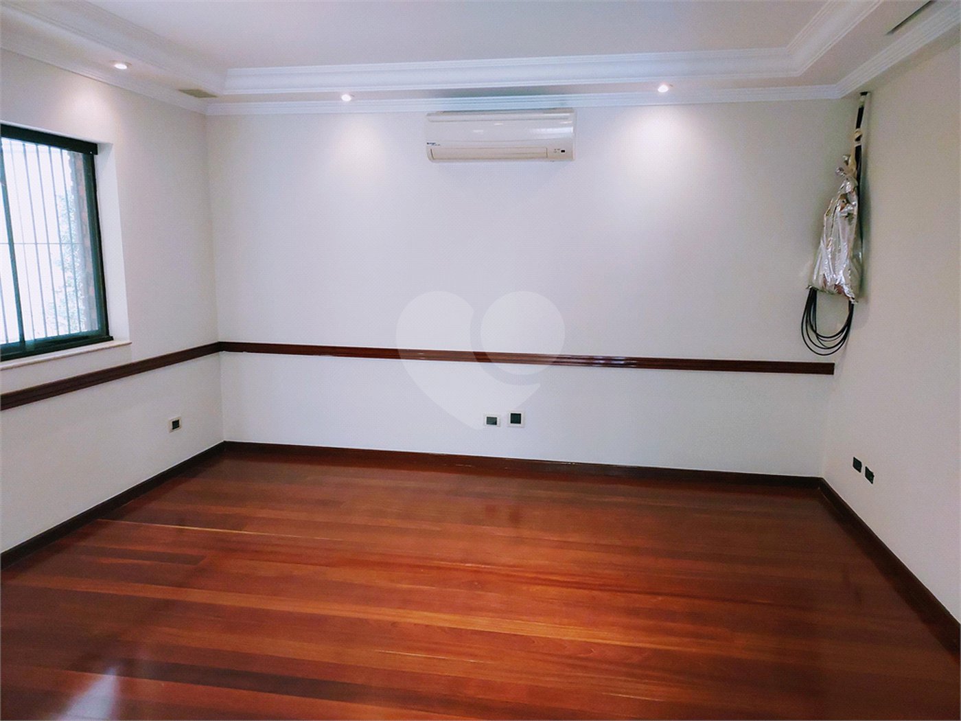 Casa à venda com 3 suítes no condomínio Chácara Francesa, São Paulo - SP