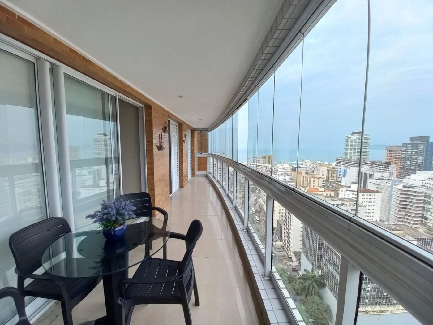Apartamento com 2 dormitórios à venda, 99 m² por R$ 1.650.000,00 - Gonzaga - Santos/SP