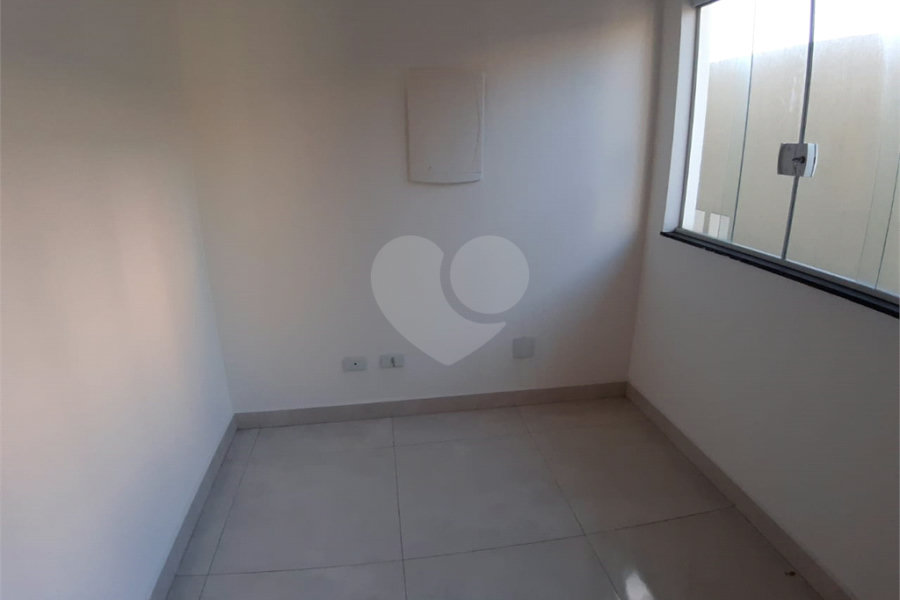 Casa para alugar com 3 quartos, sendo 1 suíte, no condomínio Villagio DI Maria, São Paulo - SP