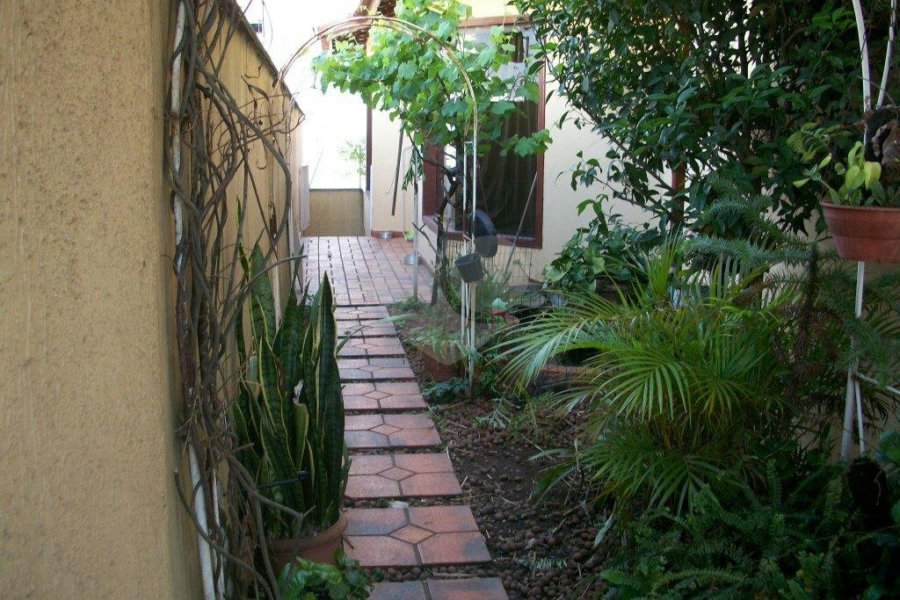 Sobrado à venda ou para alugar com 4 suítes em Vila Paulicéia, São Paulo, SP