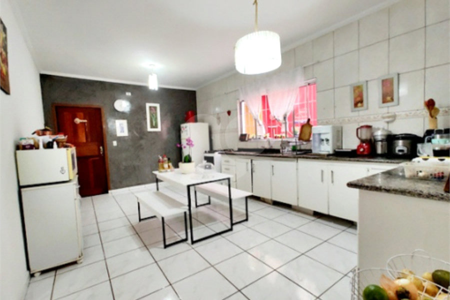 Sobrado à venda com 3 quartos, sendo 1 suíte, em Conjunto Residencial Vista Verde, São Paulo, SP