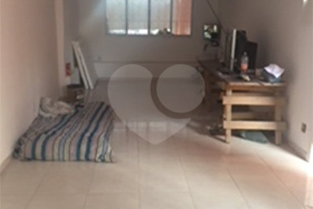Sobrado à venda com 6 quartos, sendo 4 suítes,  em Jardim Ester, São Paulo, SP