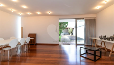 Casa à venda com 4 quartos, sendo 1 suíte,  em Jardim Novo Mundo, São Paulo, SP