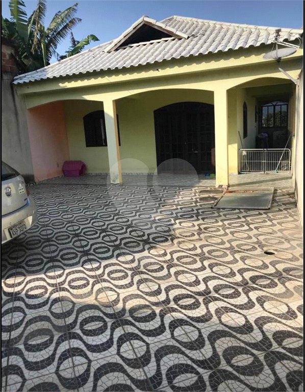 Casa à venda com 2 quartos, sendo 1 suíte, no condomínio Colinas, Rio de Janeiro - RJ