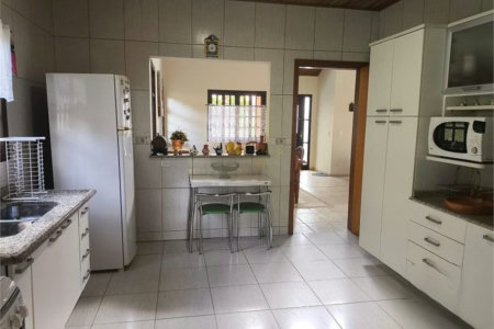 Casa à venda com 3 suítes no condomínio Granja Verediana, Ibiúna - SP
