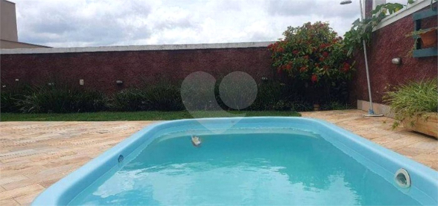 Casa à venda com 3 quartos, sendo 1 suíte, no condomínio Terras de São Francisco, Vinhedo - SP