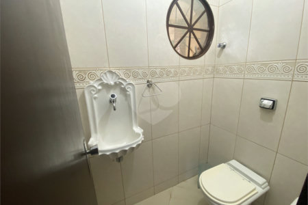 Casa à venda com 3 quartos, sendo 1 suíte, em Parque Residencial Monte Carlo, Ponta Porã, MS