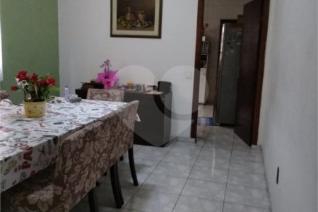 Sobrado à venda com 3 quartos, sendo 1 suíte, em Chora Menino, São Paulo, SP