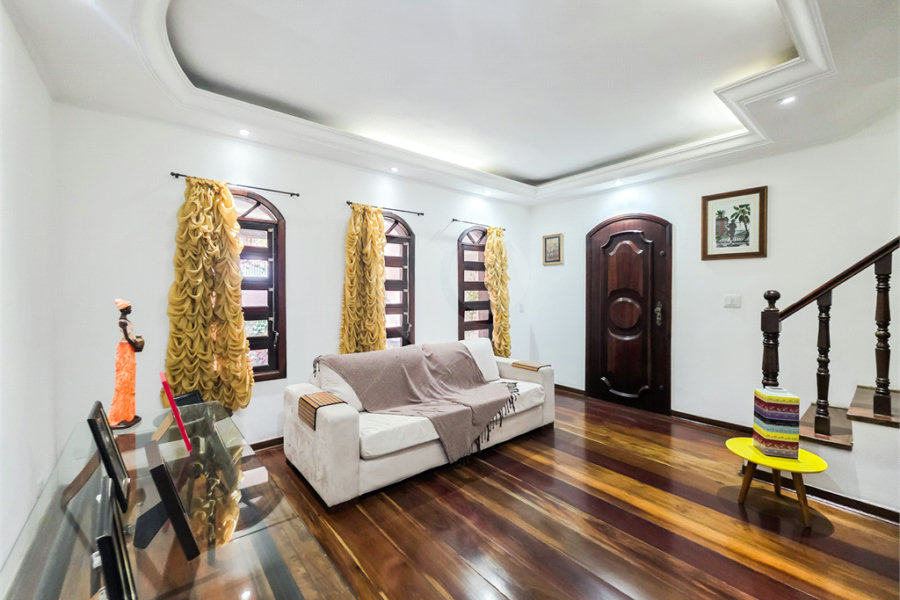 Casa à venda com 4 quartos, sendo 1 suíte, em Sapopemba, São Paulo, SP