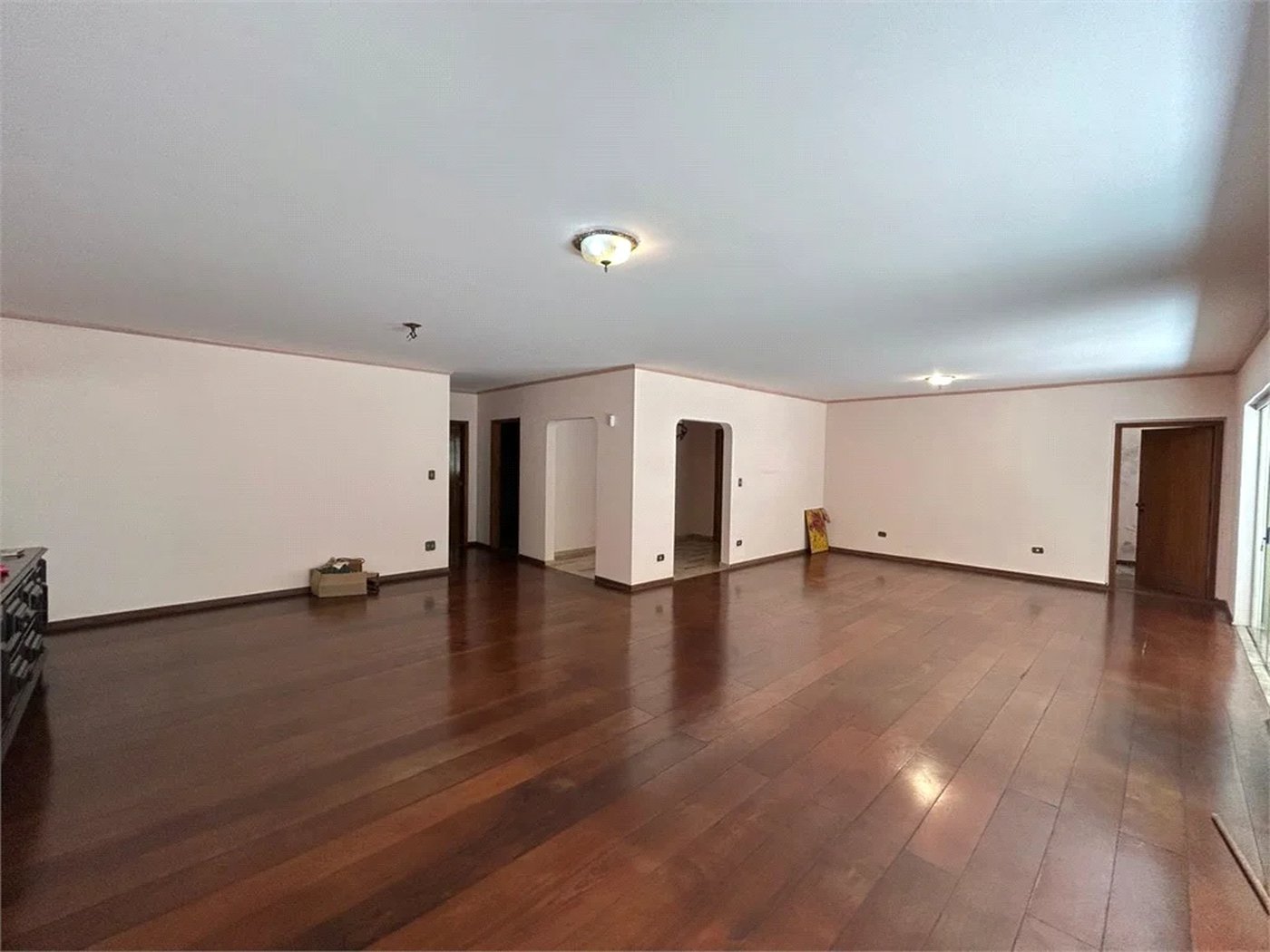Casa à venda ou para alugar com 3 suítes em Jardim Guedala, São Paulo, SP