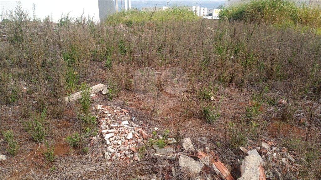 Lote no Jardim do Bosque, aceita financiamento ou aquisição de terreno e construção .