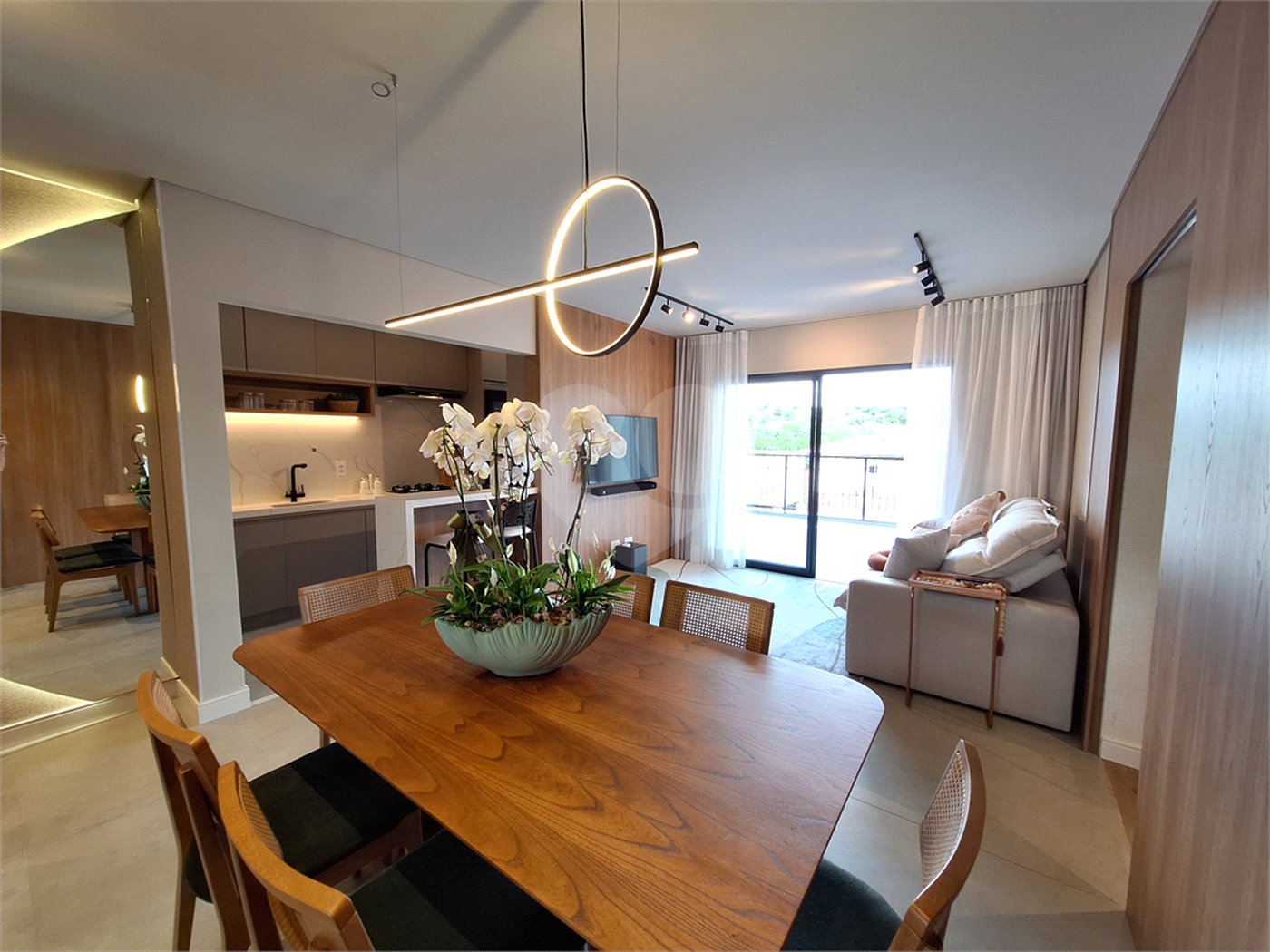 Apartamento à venda com 3 quartos, sendo 1 suíte,  no Centro, Vinhedo, SP