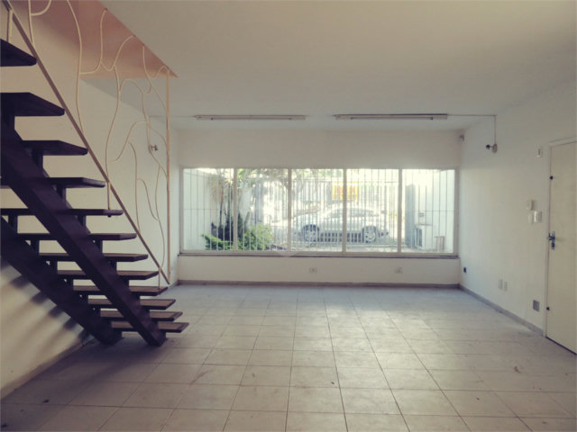 Sobrado à venda com 3 quartos em Granja Julieta, São Paulo, SP