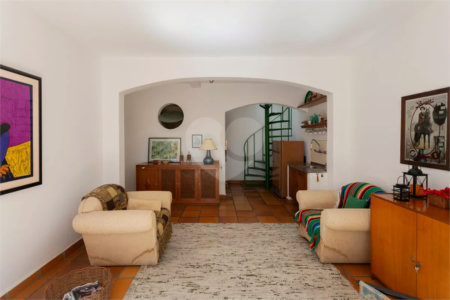 Casa à venda com 4 quartos, sendo 1 suíte, no condomínio Taquaral, São Paulo - SP