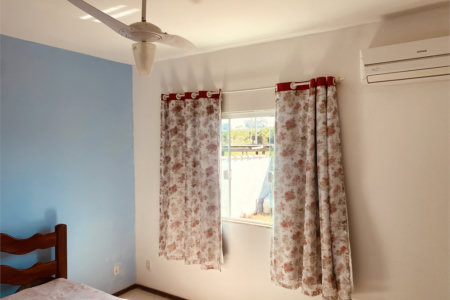 Casa em condomínio para alugar com 2 quartos, sendo 1 suíte, em Caravelas, Armação dos Búzios, RJ
