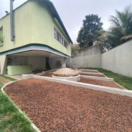 Casa térrea com 3 quartos para alugar no Jardim dos Estados, São Paulo - SP