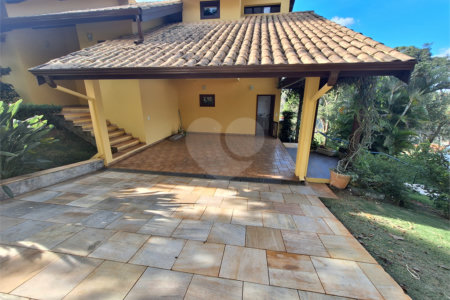 Casa à venda com 3 suítes no condomínio Chácaras do Lago, Vinhedo - SP
