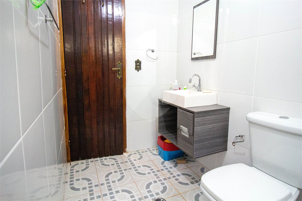Casa à venda ou para alugar com 5 quartos, sendo 2 suítes, no condomínio Restinga Verde, São Roque - SP