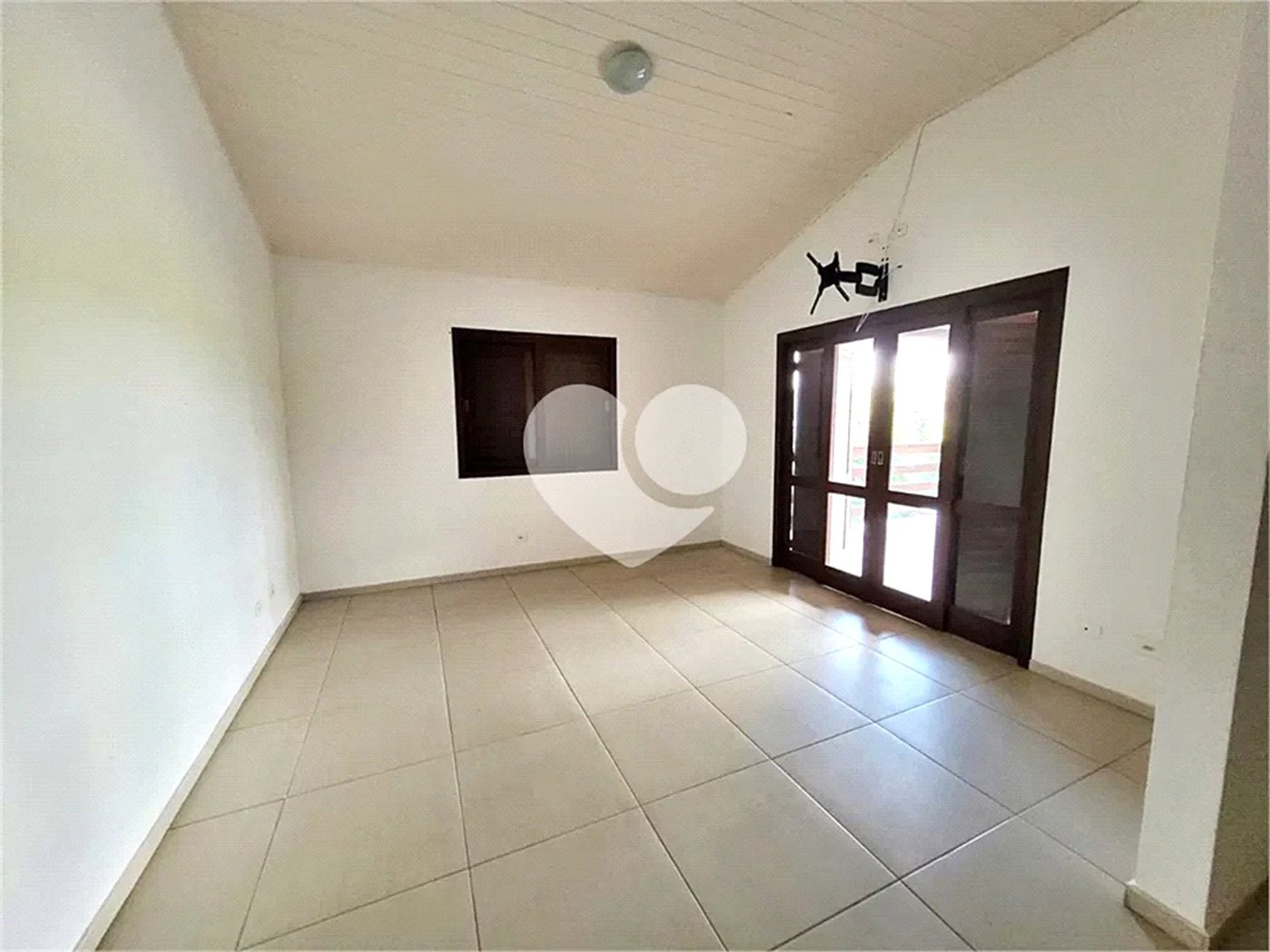 Casa à venda ou para alugar com 7 quartos, sendo 5 suítes, no condomínio Sausalito, Mairiporã - SP