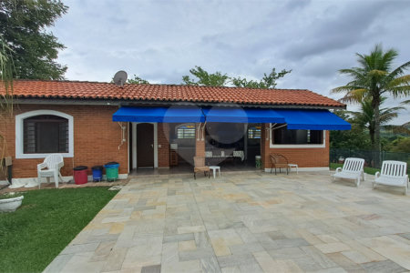 Casa à venda com 3 quartos, sendo 1 suíte, no condomínio Residencial Vale das Laranjeiras, Indaiatuba - SP