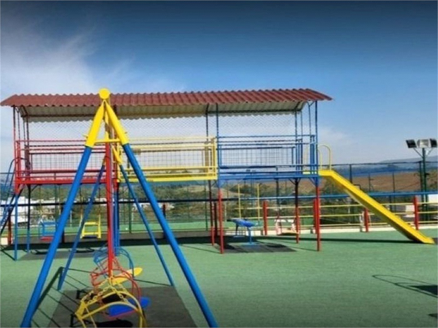 Casa à venda com 3 quartos, sendo 1 suíte, no condomínio Villagio Milano, Sorocaba - SP