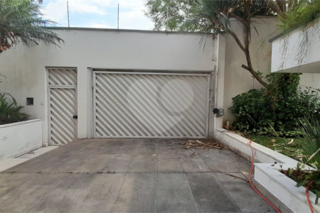 Sobrado à venda com 6 quartos, sendo 5 suítes, no Centro, São Bernardo do Campo, SP