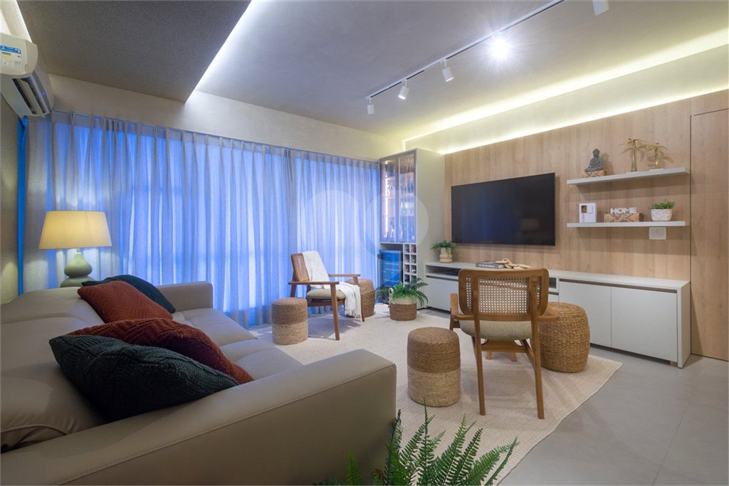 Apartamento à venda com 3 quartos, sendo 1 suíte, em Pitangueiras, Guarujá, SP